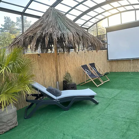 Black Rocks Na Wynajem 別荘 *